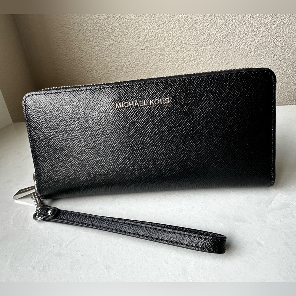 Michael Kors Jet Set Travel Continental Wallet